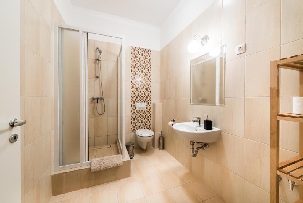 Miro Rooms Budapest Luaran gambar